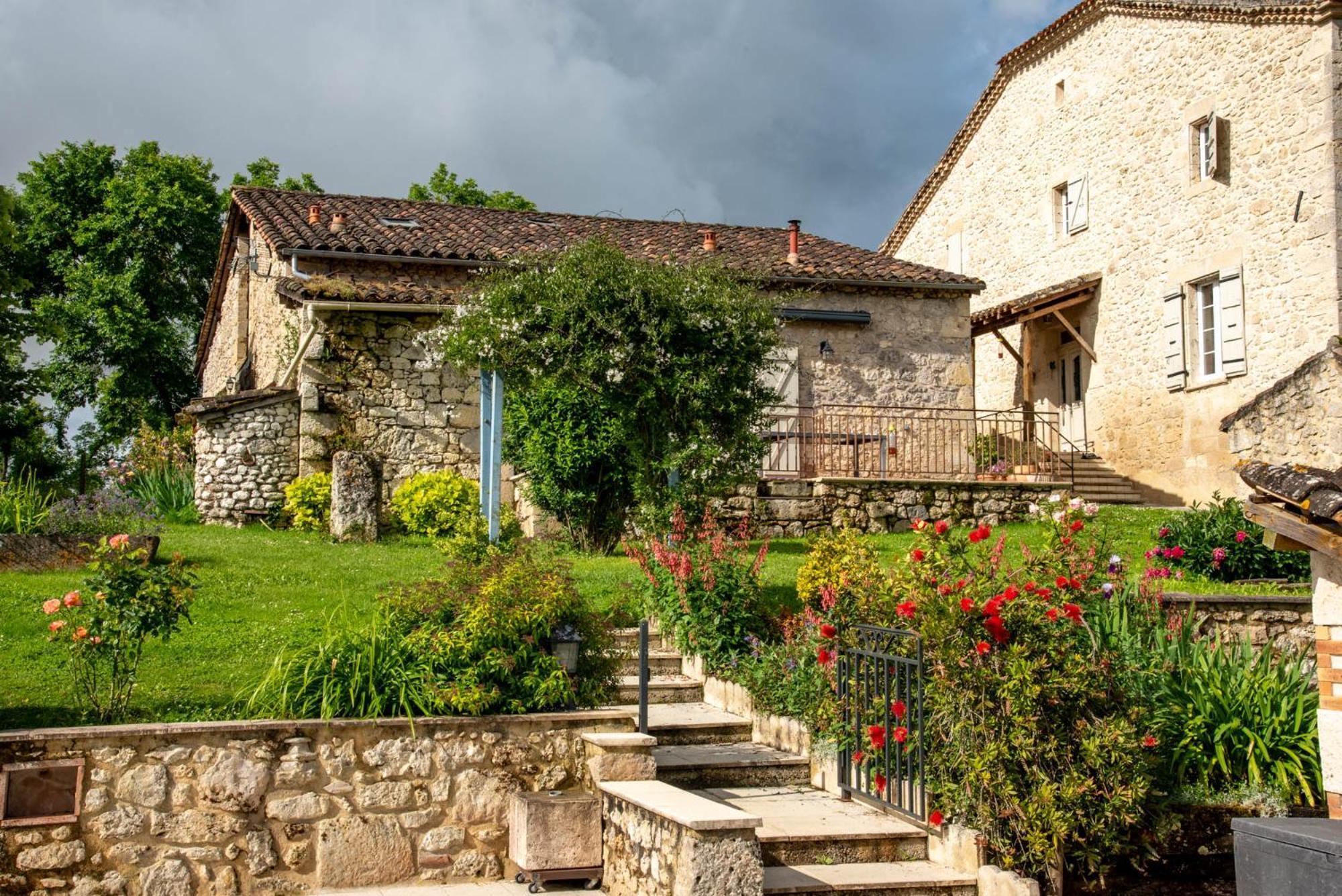 La Maison De Yuka Plieux Buitenkant foto